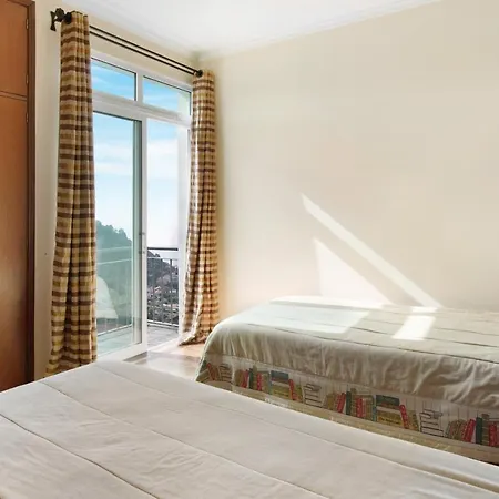 펜션 Madeira Liliana *